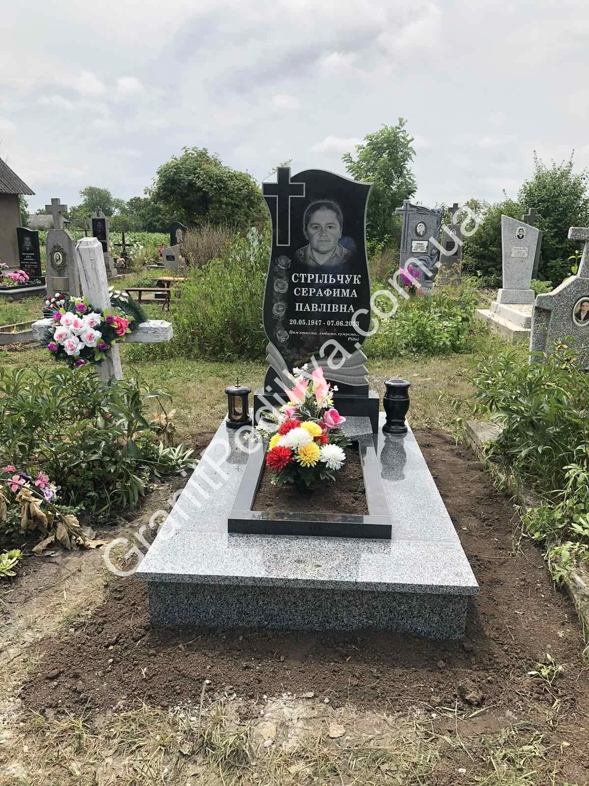 Подвійний пам'ятник з граніту - Кам'янець-Подільський | GranitPodillya